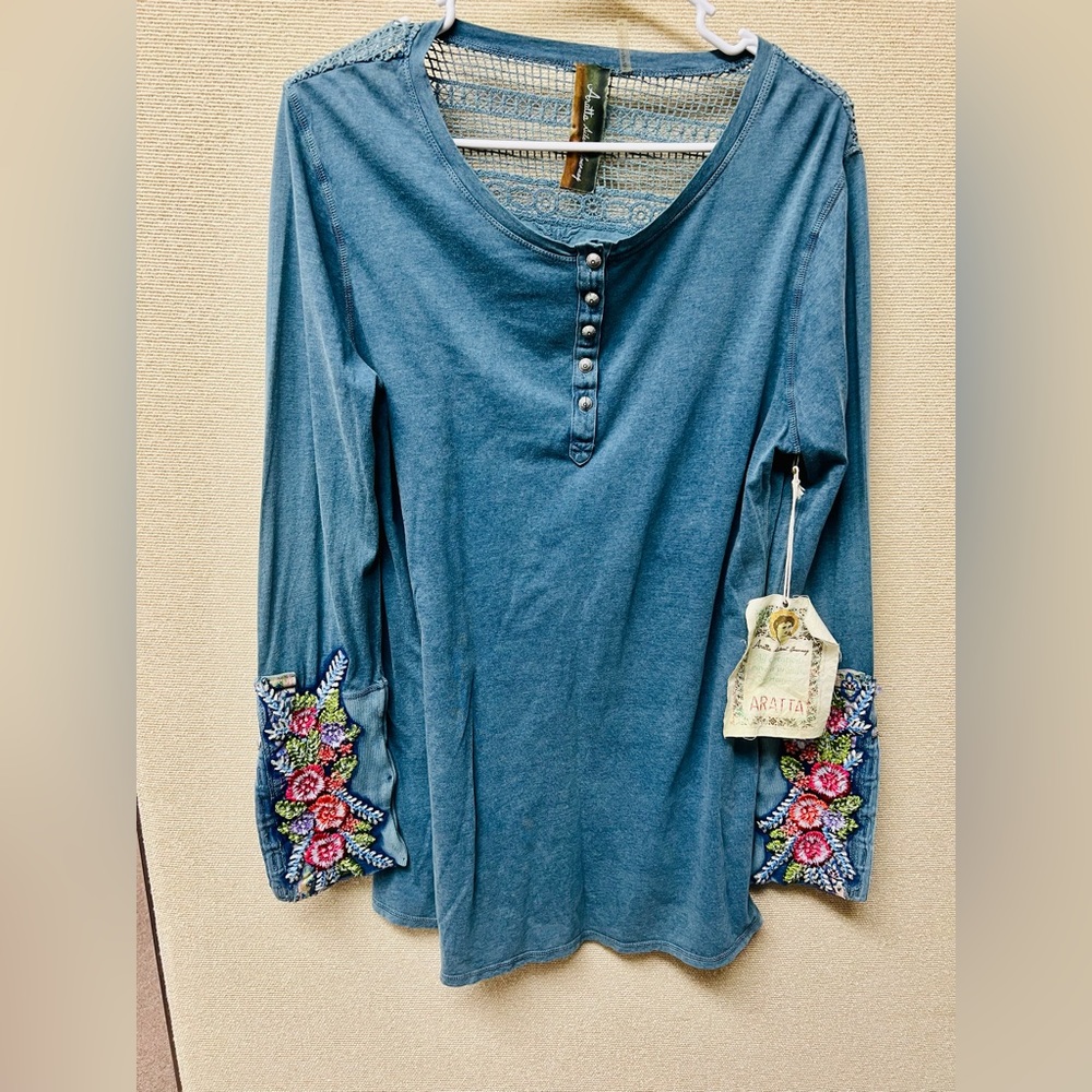 NWT Anthropologie Aratta Silent Journey Embroidered Sleeve